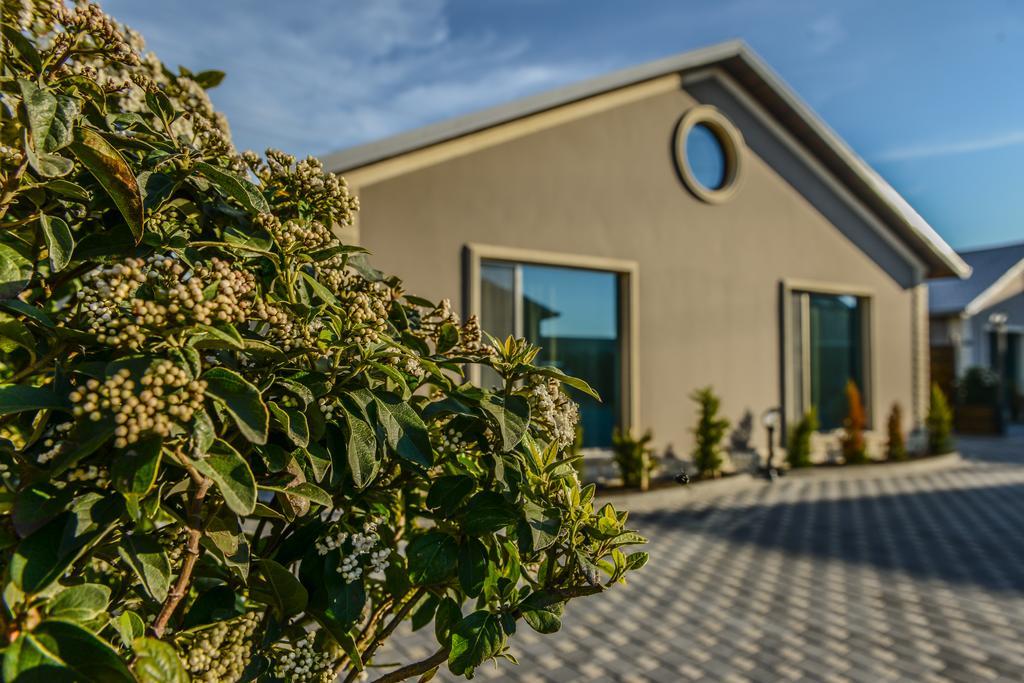 Armada Villa Hotel Zabrat 外观 照片